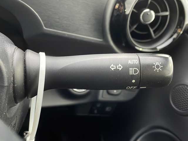 トヨタ アクア S スタイルブラック 新潟県 2017(平29)年 6.3万km ディープアメジストマイカメタリック ナビ（BT/DTV/ワンセグ）/バックカメラ/オートライト/ビルトインETC/衝突軽減ブレーキ/夏冬タイヤ/ウィンカーミラー/電動格納ミラー/ドアバイザー/シガーソケット