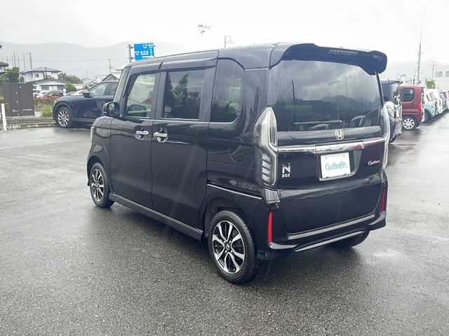 ホンダ Ｎ ＢＯＸ カスタム G L ホンダセンシング 山梨県 2020(令2)年 0.3万km クリスタルブラックパール 4WD/純正ナビ　/バックカメラ　/フルセグ　/ＥＴＣ　/Ｂｌｕｅｔｏｏｔｈ接続　/衝突軽減装置　/電動スライドドア　/レーダークルーズコントロール　/シートヒーター　/オートライト　/オートエアコン　/ＬＥＤヘッドライト