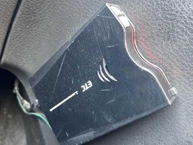 スズキ スイフト スポーツ 静岡県 2014(平26)年 11万km スノーホワイトパール ワンオーナー/6速マニュアル/社外HDDナビ・フルセグTV/CD/DVD/SD/Bluetooth)/社外１７インチアルミホイール/クルーズコントロール/ステアリングスイッチ/ETC/スマートキー２個/プッシュスタート/取扱説明書/新車時保証書