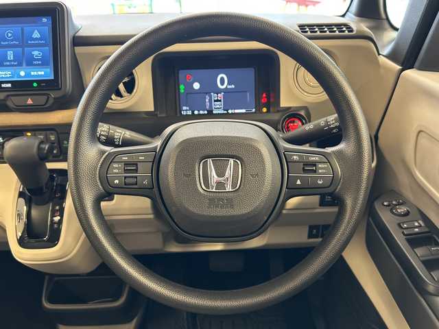 ホンダ Ｎ ＢＯＸ 岐阜県 2024(令6)年 0.4万km クリスタルブラックパール ホンダセンシング/衝突軽減ブレーキ（CMBS）/先行車発進お知らせ機能/歩行者事故低減ステアリング/路外逸脱抑制機能/標識認識機能/アダプティブクルーズコントロール（ACC）/車線維持支援システム（LKAS）/急アクセル抑制機能/近距離衝突軽減ブレーキ/誤発進抑制機能/後方誤発進抑制機能/パーキングセンサーシステム/ナビ装着用スペシャルパッケージ/ギャザズディスプレイ/Apple CarPlay/Android Auto/Bluetooth/HDMI/バックモニター/オートハイビーム/前席シートヒータ―/両側パワースライドドア/シートバックテーブル(運転席＆助手席)/オートリトラミラー/左右独立式リアセンターアームレスト/リアサンシェード/電子パーキング/LEDヘッドライト/オートライト/保証書/取扱説明書/スペアキー