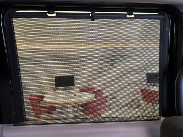 ホンダ Ｎ ＢＯＸ 岐阜県 2024(令6)年 0.4万km クリスタルブラックパール ホンダセンシング/衝突軽減ブレーキ（CMBS）/先行車発進お知らせ機能/歩行者事故低減ステアリング/路外逸脱抑制機能/標識認識機能/アダプティブクルーズコントロール（ACC）/車線維持支援システム（LKAS）/急アクセル抑制機能/近距離衝突軽減ブレーキ/誤発進抑制機能/後方誤発進抑制機能/パーキングセンサーシステム/ナビ装着用スペシャルパッケージ/ギャザズディスプレイ/Apple CarPlay/Android Auto/Bluetooth/HDMI/バックモニター/オートハイビーム/前席シートヒータ―/両側パワースライドドア/シートバックテーブル(運転席＆助手席)/オートリトラミラー/左右独立式リアセンターアームレスト/リアサンシェード/電子パーキング/LEDヘッドライト/オートライト/保証書/取扱説明書/スペアキー