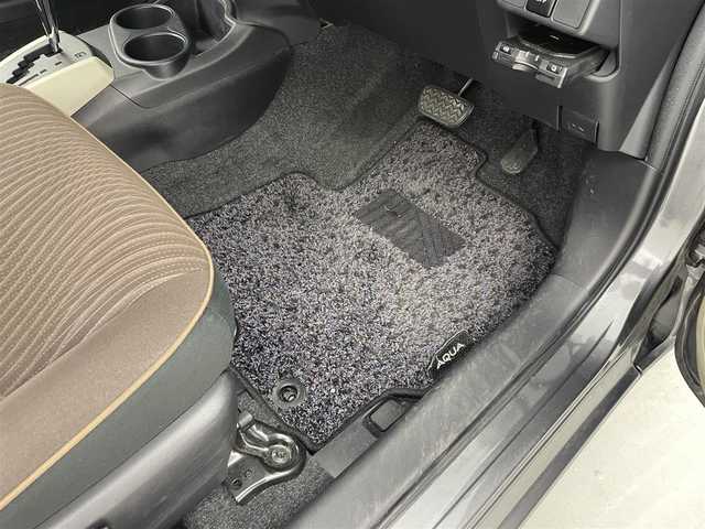 トヨタ アクア G 福井県 2012(平24)年 1.7万km グレーメタリック 純正ＳＤナビ　型式：NSZT-W62G/バックカメラ/Ｂｌｕｅｔｏｏｔｈ/スマートキー/モデリスタエアロ/純正フロアマット/社外ＥＴＣ/社外アルミホイール　/コーナーポール　/ＡＢＳ　/ＬＥＤヘッドライト