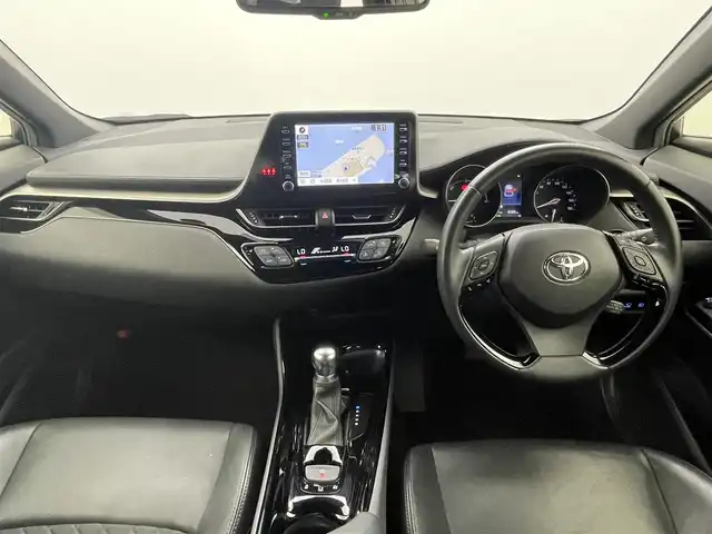 トヨタ Ｃ－ＨＲ G モード ネロ セーフティプラス 熊本県 2020(令2)年 6.2万km ホワイトパールクリスタルシャイン 禁煙車　/純正８インチディスプレイオーディオ（ＡｐｐｌＣａｒＰｌａｙ・ＢＴ）　全周囲カメラ　/ＥＴＣ　/前後クリアランスソナー　/モデリスタフルエアロ　/Toyota Safety Sense/・プリクラッシュセーフティ/・レーントレーシングアシスト/・オートマチックハイビーム/・レーダークルーズコントロール/・ロードサインアシスト/・ブラインドスポットモニター/横滑り防止/ハーフレザーシート/純正フロアマット/純正１８インチAW/オートライト/LEDヘッドライト/フォグライト/スマートキー/プッシュスタート/保証書/取扱説明書
