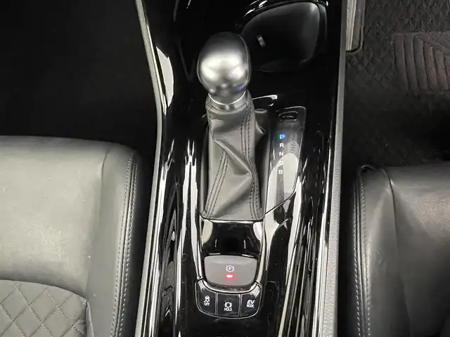 トヨタ Ｃ－ＨＲ G モード ネロ セーフティプラス 熊本県 2020(令2)年 6.2万km ホワイトパールクリスタルシャイン 禁煙車　/純正８インチディスプレイオーディオ（ＡｐｐｌＣａｒＰｌａｙ・ＢＴ）　全周囲カメラ　/ＥＴＣ　/前後クリアランスソナー　/モデリスタフルエアロ　/Toyota Safety Sense/・プリクラッシュセーフティ/・レーントレーシングアシスト/・オートマチックハイビーム/・レーダークルーズコントロール/・ロードサインアシスト/・ブラインドスポットモニター/横滑り防止/ハーフレザーシート/純正フロアマット/純正１８インチAW/オートライト/LEDヘッドライト/フォグライト/スマートキー/プッシュスタート/保証書/取扱説明書
