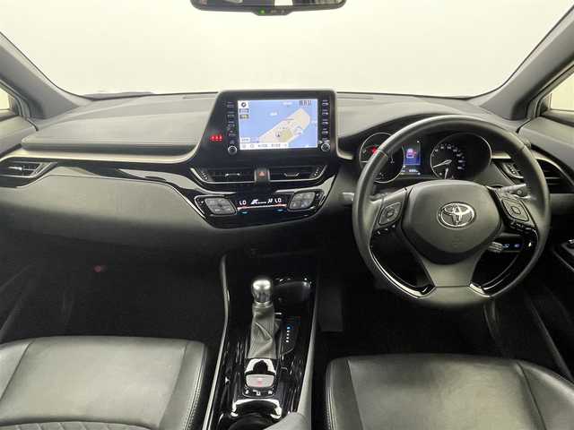 トヨタ Ｃ－ＨＲ G モード ネロ セーフティプラス 佐賀県 2020(令2)年 6.2万km ホワイトパールクリスタルシャイン 禁煙車　/純正８インチディスプレイオーディオ（ＡｐｐｌＣａｒＰｌａｙ・ＢＴ）　全周囲カメラ　/ＥＴＣ　/前後クリアランスソナー　/モデリスタフルエアロ　/Toyota Safety Sense/・プリクラッシュセーフティ/・レーントレーシングアシスト/・オートマチックハイビーム/・レーダークルーズコントロール/・ロードサインアシスト/・ブラインドスポットモニター/横滑り防止/ハーフレザーシート/純正フロアマット/純正１８インチAW/オートライト/LEDヘッドライト/フォグライト/スマートキー/プッシュスタート/保証書/取扱説明書