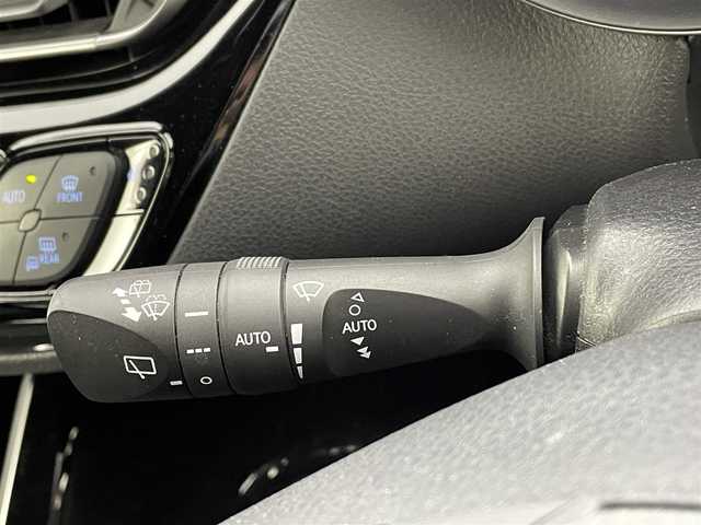 トヨタ Ｃ－ＨＲ G モード ネロ セーフティプラス 佐賀県 2020(令2)年 6.2万km ホワイトパールクリスタルシャイン 禁煙車　/純正８インチディスプレイオーディオ（ＡｐｐｌＣａｒＰｌａｙ・ＢＴ）　全周囲カメラ　/ＥＴＣ　/前後クリアランスソナー　/モデリスタフルエアロ　/Toyota Safety Sense/・プリクラッシュセーフティ/・レーントレーシングアシスト/・オートマチックハイビーム/・レーダークルーズコントロール/・ロードサインアシスト/・ブラインドスポットモニター/横滑り防止/ハーフレザーシート/純正フロアマット/純正１８インチAW/オートライト/LEDヘッドライト/フォグライト/スマートキー/プッシュスタート/保証書/取扱説明書