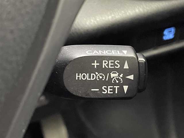 トヨタ Ｃ－ＨＲ G モード ネロ セーフティプラス 佐賀県 2020(令2)年 6.2万km ホワイトパールクリスタルシャイン 禁煙車　/純正８インチディスプレイオーディオ（ＡｐｐｌＣａｒＰｌａｙ・ＢＴ）　全周囲カメラ　/ＥＴＣ　/前後クリアランスソナー　/モデリスタフルエアロ　/Toyota Safety Sense/・プリクラッシュセーフティ/・レーントレーシングアシスト/・オートマチックハイビーム/・レーダークルーズコントロール/・ロードサインアシスト/・ブラインドスポットモニター/横滑り防止/ハーフレザーシート/純正フロアマット/純正１８インチAW/オートライト/LEDヘッドライト/フォグライト/スマートキー/プッシュスタート/保証書/取扱説明書