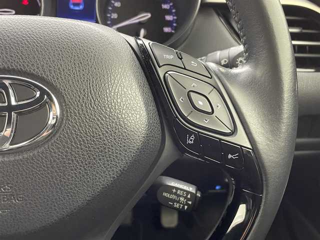 トヨタ Ｃ－ＨＲ G モード ネロ セーフティプラス 佐賀県 2020(令2)年 6.2万km ホワイトパールクリスタルシャイン 禁煙車　/純正８インチディスプレイオーディオ（ＡｐｐｌＣａｒＰｌａｙ・ＢＴ）　全周囲カメラ　/ＥＴＣ　/前後クリアランスソナー　/モデリスタフルエアロ　/Toyota Safety Sense/・プリクラッシュセーフティ/・レーントレーシングアシスト/・オートマチックハイビーム/・レーダークルーズコントロール/・ロードサインアシスト/・ブラインドスポットモニター/横滑り防止/ハーフレザーシート/純正フロアマット/純正１８インチAW/オートライト/LEDヘッドライト/フォグライト/スマートキー/プッシュスタート/保証書/取扱説明書