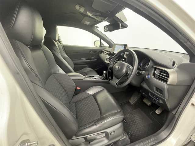 トヨタ Ｃ－ＨＲ G モード ネロ セーフティプラス 佐賀県 2020(令2)年 6.2万km ホワイトパールクリスタルシャイン 禁煙車　/純正８インチディスプレイオーディオ（ＡｐｐｌＣａｒＰｌａｙ・ＢＴ）　全周囲カメラ　/ＥＴＣ　/前後クリアランスソナー　/モデリスタフルエアロ　/Toyota Safety Sense/・プリクラッシュセーフティ/・レーントレーシングアシスト/・オートマチックハイビーム/・レーダークルーズコントロール/・ロードサインアシスト/・ブラインドスポットモニター/横滑り防止/ハーフレザーシート/純正フロアマット/純正１８インチAW/オートライト/LEDヘッドライト/フォグライト/スマートキー/プッシュスタート/保証書/取扱説明書