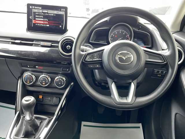 マツダ マツダ２ 15S プロアクティブ 神奈川県 2023(令5)年 1.8万km プラチナクォーツメタリック ワンオーナー/6速MT/純正ナビ(USB/BT/アップルカープレイ/アンドロイドオート)/バックカメラ/スマートシティブレーキサポート/車線逸脱警報システム/横滑り防止装置/パーキングセンサー/ブラインドスポットモニター/D/N席シートヒーター/ETC/オートライト/純正フロアマット/保証書/取扱説明書