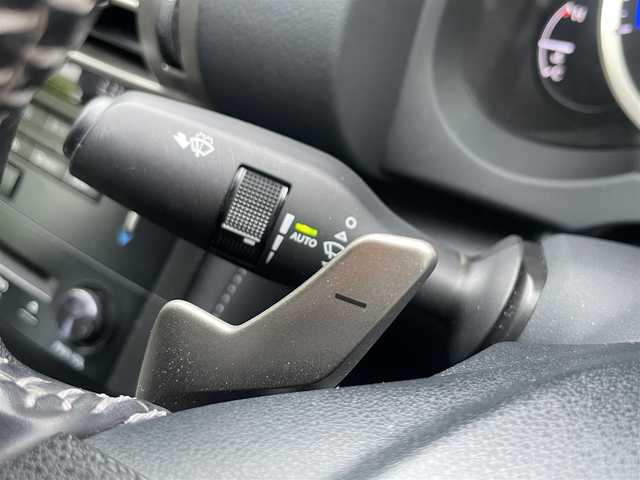 レクサス ＩＳ 300h バージョンL 静岡県 2013(平25)年 10.7万km スターライトブラックガラスフレーク ワンオーナー/純正ナビ/地デジ/Bカメラ/ビルトインＥＴＣ/クルコン　/前席シートヒーター／シートクーラー　/前席パワーシート/スマートキー /スペアキー/カードキー/取扱説明書/記録簿
