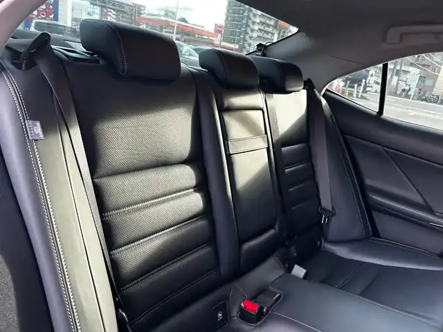 レクサス ＩＳ 300h バージョンL 富山県 2013(平25)年 10.7万km スターライトブラックガラスフレーク ワンオーナー/純正ナビ/地デジ/Bカメラ/ビルトインＥＴＣ/クルコン　/前席シートヒーター／シートクーラー　/前席パワーシート/スマートキー /スペアキー/カードキー/取扱説明書/記録簿