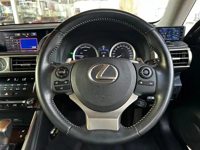 レクサス ＩＳ 300h バージョンL 富山県 2013(平25)年 10.7万km スターライトブラックガラスフレーク ワンオーナー/純正ナビ/地デジ/Bカメラ/ビルトインＥＴＣ/クルコン　/前席シートヒーター／シートクーラー　/前席パワーシート/スマートキー /スペアキー/カードキー/取扱説明書/記録簿