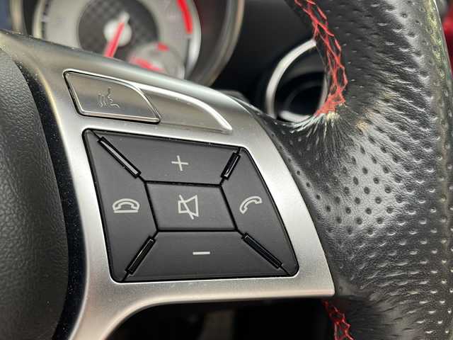 メルセデス・ベンツ ＳＬＫ２００ ブルーエフィシェンシースポーツ 東京都 2012(平24)年 3万km ファイアオパール ワンオーナー/ダイナミックハンドリングパッケージ/リバース連動電動格納ドアミラー/ステアリングスイッチ/革シート/パワーシート（運転席/助手席）/シートヒーター（運転席/助手席）/ETC/HIDヘッドライト/新車時保証書/ナビ/車両取扱説明書