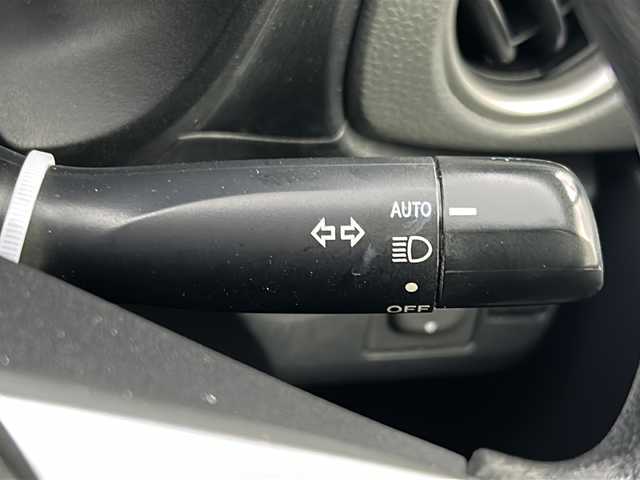 トヨタ ヴィッツ F スマイルエディション 大阪府 2012(平24)年 5万km ブラックマイカ ワンオーナー/純正ナビ/(ワンセグTV/AM/FM/CD/DVD/BT)/前方ドライブレコーダー/ETC/ABS/盗難防止装置/オートライト/オートエアコン/電動格納ミラー/ISOFIX/エンジンスタートボタン/純正フロアマット/スマートキー/保証書/取扱説明書