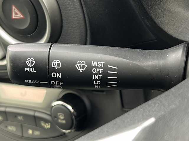 トヨタ ヴィッツ F スマイルエディション 大阪府 2012(平24)年 5万km ブラックマイカ ワンオーナー/純正ナビ/(ワンセグTV/AM/FM/CD/DVD/BT)/前方ドライブレコーダー/ETC/ABS/盗難防止装置/オートライト/オートエアコン/電動格納ミラー/ISOFIX/エンジンスタートボタン/純正フロアマット/スマートキー/保証書/取扱説明書