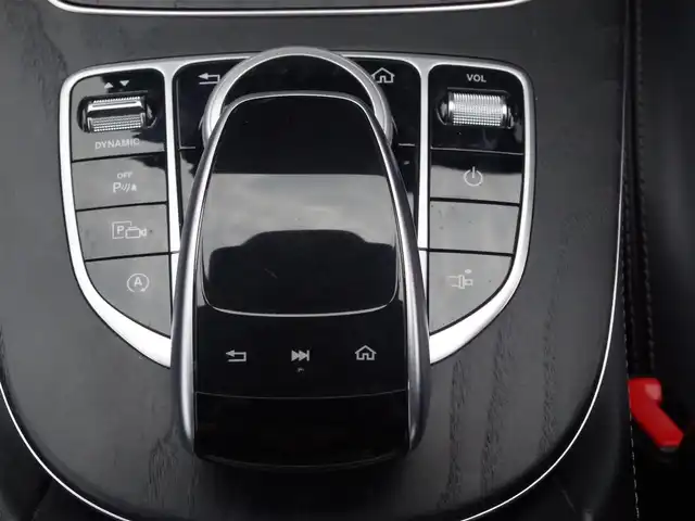 メルセデス・ベンツ Ｅ２００ カブリオレ 埼玉県 2018(平30)年 2.9万km 黒 ブラックレザーシート/アダプティブクルーズコントロール/レーダーセーフティパッケージ/Burmester/ヘッドアップディスプレイ/CarPlay/ブラインドスポットモニター/全周囲カメラ/純正ナビ/ドラレコ/ETC/シートヒーター/シートポジションメモリー機能/パフュームアトマイザー/テレビはありますが、電波の問題で確認できていないのでチェックをはずしています。