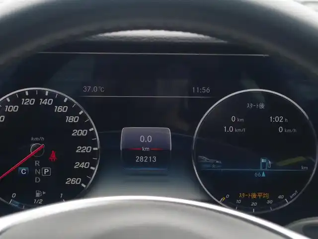 メルセデス・ベンツ Ｅ２００ カブリオレ 埼玉県 2018(平30)年 2.9万km 黒 ブラックレザーシート/アダプティブクルーズコントロール/レーダーセーフティパッケージ/Burmester/ヘッドアップディスプレイ/CarPlay/ブラインドスポットモニター/全周囲カメラ/純正ナビ/ドラレコ/ETC/シートヒーター/シートポジションメモリー機能/パフュームアトマイザー/テレビはありますが、電波の問題で確認できていないのでチェックをはずしています。