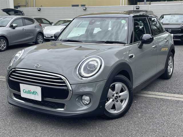 ＭＩＮＩ ミニ クーパー 東京都 2018(平30)年 0.3万km ムーンウォークグレーメタリック ワンオーナー/保証書・取説/インテリジェントセーフティー/LEDヘッドライト・LEDフォグ/純正ナビ/BT/USB/バックカメラ　ETC/ドライブレコーダー【前後】/スマートキー×2/アイドリングストップ/LEDヘッドライト・LEDフォグ/横滑り防止装置/革巻きステア・ステアリングスイッチ/純正15インチアルミ