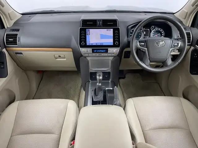 トヨタ ランドクルーザー プラド TX Lパッケージ マットブラED 鹿児島県 2023(令5)年 3.5万km アティチュードブラックマイカ 純正メーカーOPナビ/(BT/CD/DVD/AM/FM/フルセグTV)/サンルーフ/パノラミックビューモニター/トヨタセーフティセンス/レーダークルーズコントロール/プリクラッシュセーフティ/レーンキープアシスト/ブラインドスポットモニター/前席シートヒーター/前席シートエアコン/ベンチレーションシート/オートマチックハイビーム/ETC2・0/ドライブレコーダー/パーキングアシスト/MTモード付AT/バックカメラ/サイドカメラ/フロントカメラ/純正LEDヘッドライト/純正18インチアルミホイール/コーナーセンサー/保証書/取扱説明書