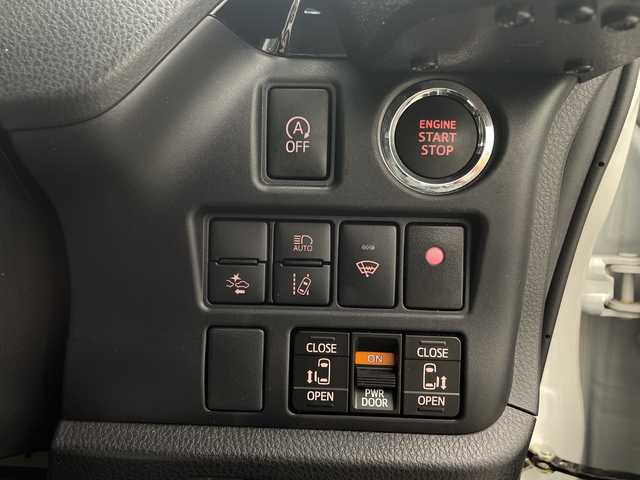 トヨタ ヴォクシー ZS 煌Ⅲ 新潟県 2021(令3)年 3.2万km ホワイトパールクリスタルシャイン トヨタセーフティセンス/純正10インチSDナビ/　　CD/DVD/AM/FM/フルセグ/BT/HDMI/USB/バックモニター/クルーズコントロール/両側パワースライドドア/LEDオートライト/オートマチックハイビーム/ハーフレザーシート/純正16インチアルミホイール付/アイドリングストップ/リアオートエアコン/純正フロアマット/リアサンシェード/デジタルインナーミラー/スペアキー/スマートキー/ETC2.０