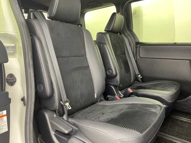 トヨタ ヴォクシー ZS 煌Ⅲ 新潟県 2021(令3)年 3.2万km ホワイトパールクリスタルシャイン トヨタセーフティセンス/純正10インチSDナビ/　　CD/DVD/AM/FM/フルセグ/BT/HDMI/USB/バックモニター/クルーズコントロール/両側パワースライドドア/LEDオートライト/オートマチックハイビーム/ハーフレザーシート/純正16インチアルミホイール付/アイドリングストップ/リアオートエアコン/純正フロアマット/リアサンシェード/デジタルインナーミラー/スペアキー/スマートキー/ETC2.０