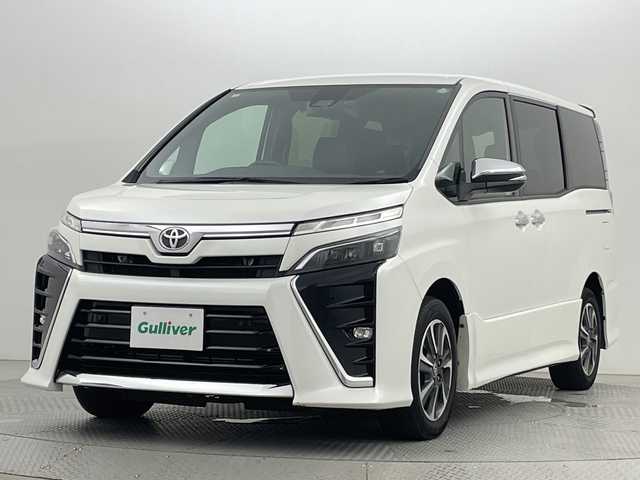 トヨタ ヴォクシー ZS 煌Ⅲ 新潟県 2021(令3)年 3.2万km ホワイトパールクリスタルシャイン トヨタセーフティセンス/純正10インチSDナビ/　　CD/DVD/AM/FM/フルセグ/BT/HDMI/USB/バックモニター/クルーズコントロール/両側パワースライドドア/LEDオートライト/オートマチックハイビーム/ハーフレザーシート/純正16インチアルミホイール付/アイドリングストップ/リアオートエアコン/純正フロアマット/リアサンシェード/デジタルインナーミラー/スペアキー/スマートキー/ETC2.０