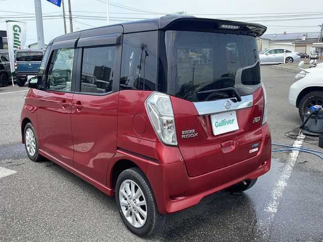 日産 デイズ ルークス ハイウェイスターX 新潟県 2015(平27)年 6万km スパークリングレッド/ブラック ワンオーナー/純正メモリナビ/（BT／AM／FM／DVD）/全周囲方位カメラ/フルセグTV/片側パワースライドドア/衝突軽減ブレーキ/アイドリングストップ/ETC/キセノンヘッドライト/オートライト/フォグランプ/ドアバイザー/スマートキー/保証書/取り扱い説明書