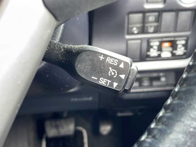 トヨタ ヴォクシー ZS 煌Ⅱ 広島県 2019(令1)年 6.6万km ホワイトパールクリスタルシャイン トヨタセーフティセンス/純正10インチナビ/CD/DVD/Bluetooth/DTV/バックカメラ/純正フリップダウンモニター/両側パワースライドドア/クルーズコントロール/純正アルミホイール/LEDオートライト/オートマチックハイビーム /ビルトインETC/アイドリングストップ/スマートキー/プッシュスタート/フロアマット
