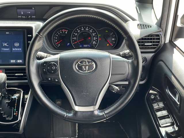 トヨタ ヴォクシー ZS 煌Ⅱ 広島県 2019(令1)年 6.6万km ホワイトパールクリスタルシャイン トヨタセーフティセンス/純正10インチナビ/CD/DVD/Bluetooth/DTV/バックカメラ/純正フリップダウンモニター/両側パワースライドドア/クルーズコントロール/純正アルミホイール/LEDオートライト/オートマチックハイビーム /ビルトインETC/アイドリングストップ/スマートキー/プッシュスタート/フロアマット
