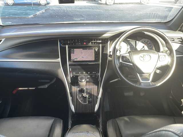 トヨタ ハリアー エレガンス 愛知県 2015(平27)年 17万km ブラック ワンオーナー/純正SDナビ/【フルセグ・DVD再生可・CD・Bluetooth】/バックカメラ/サンルーフ/ビルトインETC/前後ドライブレコーダー/運転席パワーシート/クルーズコントロール/横滑り防止機能/ステアリングスイッチ/電動格納ミラー/ウィンカーミラー/プッシュスタート/スマートキー/スペアキーあり/フォグランプ/新車保証書/取扱説明書