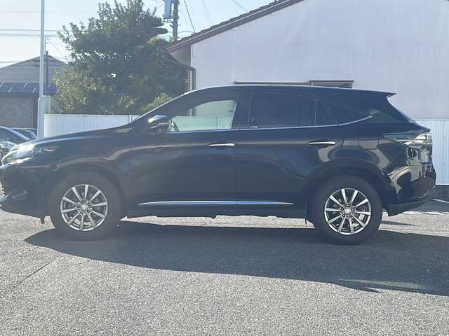 トヨタ ハリアー エレガンス 愛知県 2015(平27)年 17万km ブラック ワンオーナー/純正SDナビ/【フルセグ・DVD再生可・CD・Bluetooth】/バックカメラ/サンルーフ/ビルトインETC/前後ドライブレコーダー/運転席パワーシート/クルーズコントロール/横滑り防止機能/ステアリングスイッチ/電動格納ミラー/ウィンカーミラー/プッシュスタート/スマートキー/スペアキーあり/フォグランプ/新車保証書/取扱説明書