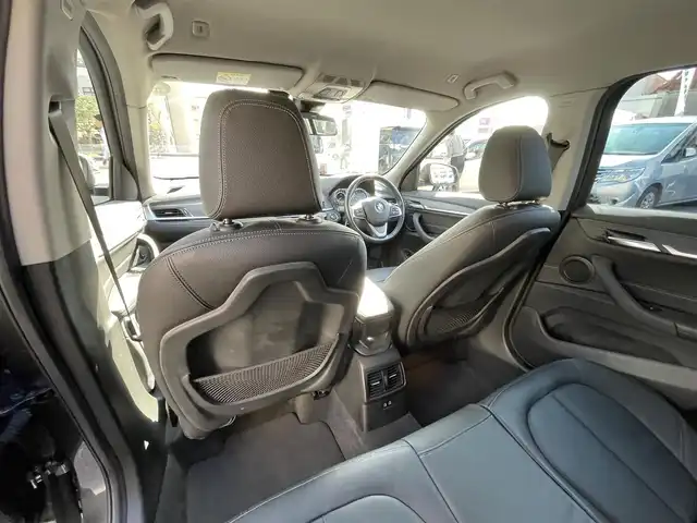 ＢＭＷ Ｘ１ xDrive 18d xライン 岡山県 2019(令1)年 5.7万km ミネラルグレー 登録時走行距離56595キロ/純正10.25インチナビ/AM/FM/Bluetooth/TV/インテリジェントセーフテイ/・アクティブクルーズコントロール/・衝突回避ブレーキ/・前車接近警告機能/コーナーセンサー/バックカメラ/電動リアゲート/シートヒーター/パワーシート/純正１９インチAW/LEDヘッドライト/プッシュスタート/スマートキー/ETC