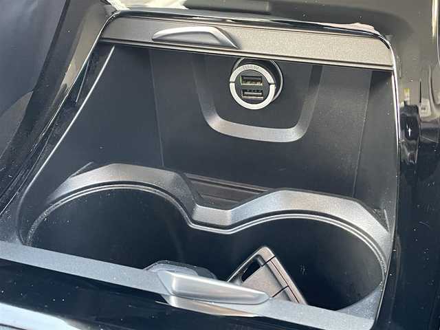 ＢＭＷ Ｘ１ xDrive 18d xライン 岡山県 2019(令1)年 5.7万km ミネラルグレー 登録時走行距離56595キロ/純正10.25インチナビ/AM/FM/Bluetooth/TV/インテリジェントセーフテイ/・アクティブクルーズコントロール/・衝突回避ブレーキ/・前車接近警告機能/コーナーセンサー/バックカメラ/電動リアゲート/シートヒーター/パワーシート/純正１９インチAW/LEDヘッドライト/プッシュスタート/スマートキー/ETC