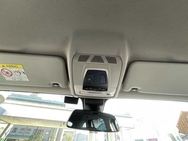 ＢＭＷ Ｘ１ xDrive 18d xライン 岡山県 2019(令1)年 5.7万km ミネラルグレー 登録時走行距離56595キロ/純正10.25インチナビ/AM/FM/Bluetooth/TV/インテリジェントセーフテイ/・アクティブクルーズコントロール/・衝突回避ブレーキ/・前車接近警告機能/コーナーセンサー/バックカメラ/電動リアゲート/シートヒーター/パワーシート/純正１９インチAW/LEDヘッドライト/プッシュスタート/スマートキー/ETC