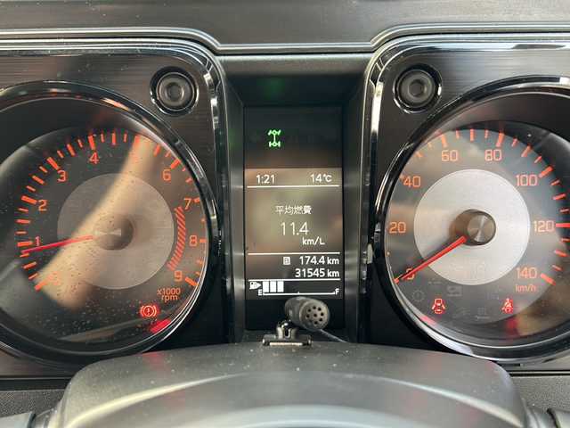 スズキ ジムニー XC 広島県 2021(令3)年 3.2万km ブルーイッシュブラックパール3 禁煙/社外グリル/ルーフキャリア/スズキセーフティサポート/・デュアルブレーキサポート/・ハイビームアシスト/・車線逸脱警報/クルーズコントロール/純正ディスプレイオーディオ（PVH-9300DVSZS）/・CD/DVD/Bluetooth/USB/革巻きステアリング/ステアリングスイッチ/オートライト/ヘッドランプウォッシャー/革調シートカバー/シートヒーター/LEDヘッドライト/フォグランプ/スマートキー/プッシュスタート/ETC/純正ドライブレコーダー/マッドフラップ