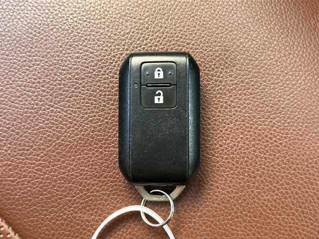 スズキ ジムニー XC 広島県 2021(令3)年 3.2万km ブルーイッシュブラックパール3 禁煙/社外グリル/ルーフキャリア/スズキセーフティサポート/・デュアルブレーキサポート/・ハイビームアシスト/・車線逸脱警報/クルーズコントロール/純正ディスプレイオーディオ（PVH-9300DVSZS）/・CD/DVD/Bluetooth/USB/革巻きステアリング/ステアリングスイッチ/オートライト/ヘッドランプウォッシャー/革調シートカバー/シートヒーター/LEDヘッドライト/フォグランプ/スマートキー/プッシュスタート/ETC/純正ドライブレコーダー/マッドフラップ