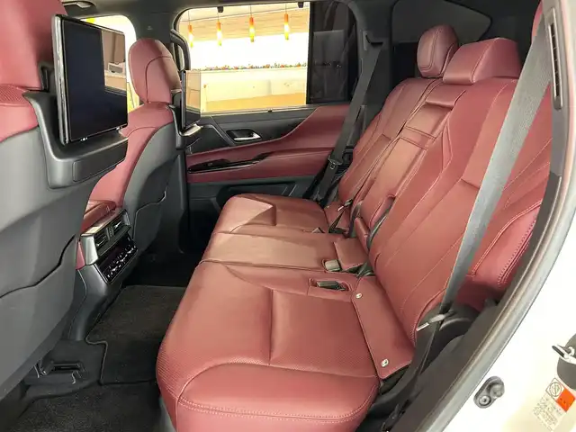 レクサス ＬＸ 600 長崎県 2024(令6)年 0.5万km ソニッククォーツ サンルーフ//モデリスタエアロ//マークレビンソン//リアエンターテインメントシステム//デジタルインナーミラー//レクサスセーフティシステム+/・衝突被害軽減ブレーキ/・レーダークルーズコントロール/・レーンキープアシスト/・オートマチックハイビーム/・ブラインドスポットモニター//メーカーOPナビ//Apple Car Play・Android auto//Bluetooth接続//フルセグTV//TVキャンセラー//全方位カメラ・バックカメラ//ドライブレコーダー【HDR362GW】//イージークローザードア//本革シート//パワーシート/(シートヒーター・エアシート)//電動格納サードシート//クールBOX//置くだけ充電//LEDオートヘッドライト//ステアリングヒーター//パドルシフト//電子パーキング//オートホールド機能//ビルトインETC2.0//ヘッドアップディスプレイ