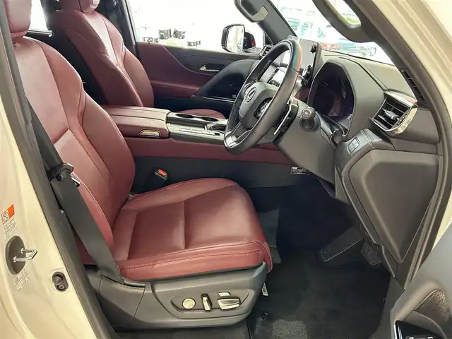 レクサス ＬＸ 600 長崎県 2024(令6)年 0.5万km ソニッククォーツ サンルーフ//モデリスタエアロ//マークレビンソン//リアエンターテインメントシステム//デジタルインナーミラー//レクサスセーフティシステム+/・衝突被害軽減ブレーキ/・レーダークルーズコントロール/・レーンキープアシスト/・オートマチックハイビーム/・ブラインドスポットモニター//メーカーOPナビ//Apple Car Play・Android auto//Bluetooth接続//フルセグTV//TVキャンセラー//全方位カメラ・バックカメラ//ドライブレコーダー【HDR362GW】//イージークローザードア//本革シート//パワーシート/(シートヒーター・エアシート)//電動格納サードシート//クールBOX//置くだけ充電//LEDオートヘッドライト//ステアリングヒーター//パドルシフト//電子パーキング//オートホールド機能//ビルトインETC2.0//ヘッドアップディスプレイ