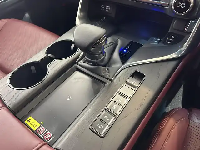 レクサス ＬＸ 600 長崎県 2024(令6)年 0.5万km ソニッククォーツ サンルーフ//モデリスタエアロ//マークレビンソン//リアエンターテインメントシステム//デジタルインナーミラー//レクサスセーフティシステム+/・衝突被害軽減ブレーキ/・レーダークルーズコントロール/・レーンキープアシスト/・オートマチックハイビーム/・ブラインドスポットモニター//メーカーOPナビ//Apple Car Play・Android auto//Bluetooth接続//フルセグTV//TVキャンセラー//全方位カメラ・バックカメラ//ドライブレコーダー【HDR362GW】//イージークローザードア//本革シート//パワーシート/(シートヒーター・エアシート)//電動格納サードシート//クールBOX//置くだけ充電//LEDオートヘッドライト//ステアリングヒーター//パドルシフト//電子パーキング//オートホールド機能//ビルトインETC2.0//ヘッドアップディスプレイ