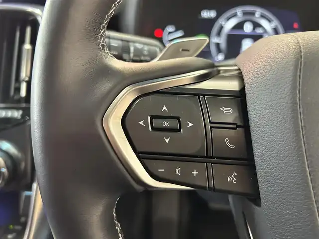 レクサス ＬＸ 600 長崎県 2024(令6)年 0.5万km ソニッククォーツ サンルーフ//モデリスタエアロ//マークレビンソン//リアエンターテインメントシステム//デジタルインナーミラー//レクサスセーフティシステム+/・衝突被害軽減ブレーキ/・レーダークルーズコントロール/・レーンキープアシスト/・オートマチックハイビーム/・ブラインドスポットモニター//メーカーOPナビ//Apple Car Play・Android auto//Bluetooth接続//フルセグTV//TVキャンセラー//全方位カメラ・バックカメラ//ドライブレコーダー【HDR362GW】//イージークローザードア//本革シート//パワーシート/(シートヒーター・エアシート)//電動格納サードシート//クールBOX//置くだけ充電//LEDオートヘッドライト//ステアリングヒーター//パドルシフト//電子パーキング//オートホールド機能//ビルトインETC2.0//ヘッドアップディスプレイ