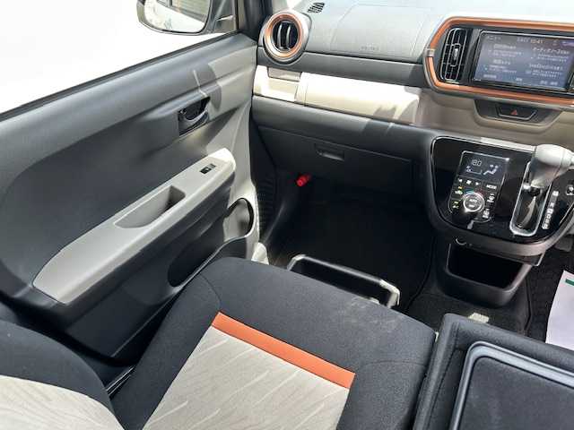 トヨタ パッソ モーダ 大阪府 2019(令1)年 2.3万km パールホワイトⅢ 純正ナビ　/地デジ　/Ｂｌｕｅｔｏｏｔｈ　/バックカメラ　/純正ドライブレコーダー　/ＬＥＤヘッドライト　/オートハイビーム　/衝突軽減ブレーキ　/パーキングセンサー　/フロアーマット　/サイドバイザー　/スマートキー