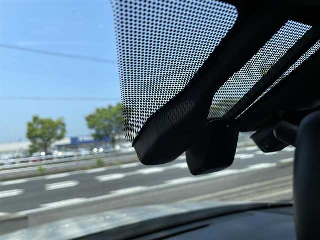 レクサス ＩＳ 300h Fスポーツ 三重県 2013(平25)年 16.6万km ホワイトノーヴァガラスフレーク 登録時165479km/赤革シート/純正ナビ/（AM/FM/TV/Bluetooth）/フルセグTV/バックカメラ/ETC/ドラレコ/レーダークルーズコントロール/ステアリングスイッチ/パドルシフト/シートメモリー/パワーシート/シートヒーター/エアシート/プリクラッシュセーフティ/コーナーセンサー/BSM/純正フロアマット/純正アルミ