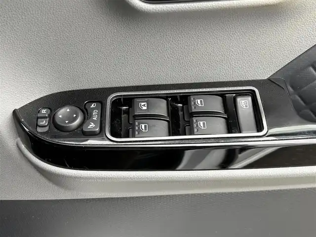 ダイハツ タント カスタム RS 大分県 2019(令1)年 5.1万km ブラックマイカメタリック/シャイニングホワイトパール ・純正SDナビ(CD/DVD/SD/BT/USB)/・全方位カメラ/・フルセグテレビ/・レーダークルーズコントロール/・両側パワースライド/・スマートアシスト/・スーパーロングスライド/・シートヒーター/・ETC/・ドライブレコーダー/・純正アルミホイール