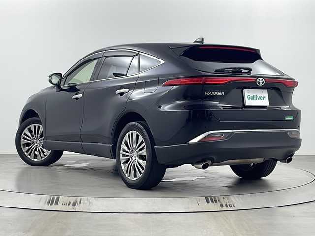 トヨタ ハリアー Z 埼玉県 2021(令3)年 4万km ブラック 純正ディスプレイオーディオ　/全方位カメラ　/ビルトインＥＴＣ２．０　/ＢＳＭ　/ＪＢＬサウンド　/デジタルインナーミラー　/電動リアゲート　/パワーシート　/衝突軽減システム　/アダプティブクルーズコントロール　/レーンキープアシスト/オートマティックハイビーム/ブレードホールド/電子パーキング/純正アルミホイール/LEDヘッドライト/フォグランプ/純正ドアバイザー/ウィンカーミラー/プッシュスタート/スマートキー