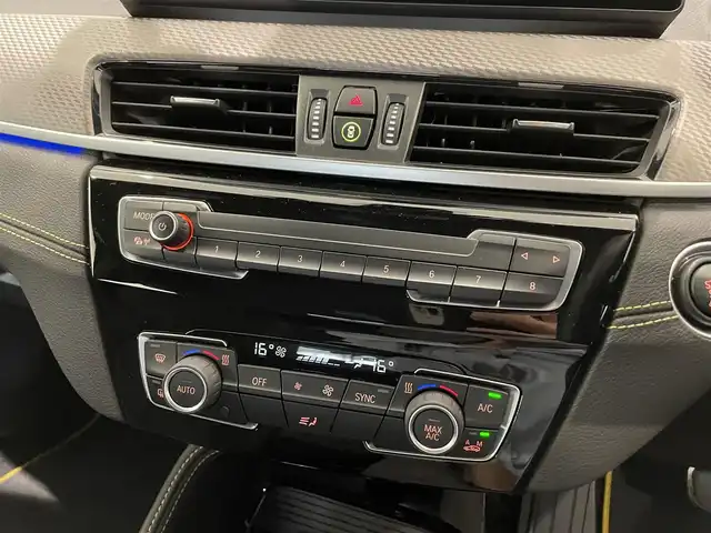 ＢＭＷ Ｘ２ sDrive18i MスポーツX 熊本県 2022(令4)年 2.4万km アルピンホワイトⅢ 純正HDDナビ（Bluetooth、AUX）/バックカメラ/コーナーセンサー/ハーフレザーシート/純正19インチアルミホイール/LEDヘッドライト/インテリジェントセーフティ/ミラー一体型ETC/ドライブレコーダー