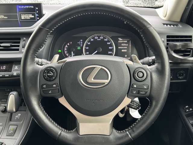 レクサス ＣＴ 200h バージョンC 岐阜県 2018(平30)年 4.7万km ディープブルーマイカ 純正ディスプレイオーディオ　/前後ドライブレコーダー　/ＥＴＣ２．０　/バックカメラ　/盗難防止装置　/レーンキープアシスト　/ＬＥＤヘッドライト　/オートライト　/プッシュスタート　/スマートキー　/純正１７インチＡＷ/純正フロアマット/革巻きステアリング/ステアリングヒーター/ハーフレザーシート/シートヒーター