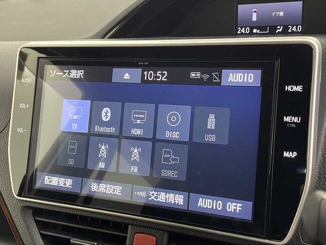 トヨタ ノア Si ダブルバイビーⅡ 群馬県 2020(令2)年 6.8万km ホワイトパールクリスタルシャイン モデリスタフルエアロ　純正１０型ナビ　純正１２．１型後席モニター　バックカメラ　両側電動スライドドア　ＥＴＣ２．０　ハーフレザーシート　クルーズコントロール　衝突被害軽減ブレーキ　ＬＥＤ　禁煙車