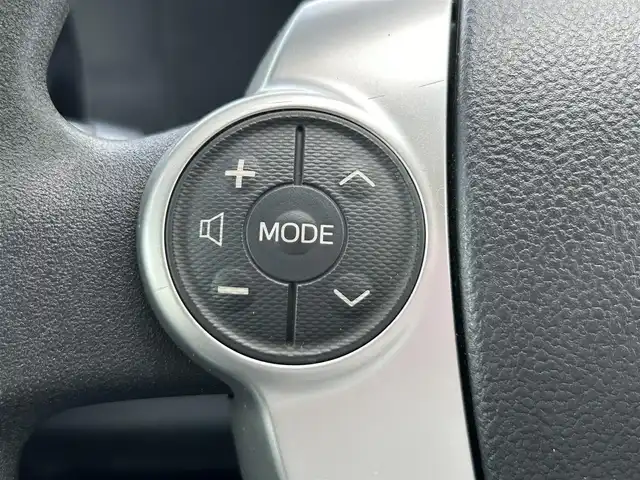 トヨタ アクア S 奈良県 2015(平27)年 5.8万km ダークバイオレットマイカメタリック 純正ナビ（NSZT-W62G）/（ＴＶ／ＢＴ／ＣＤ／ＤＶＤ）/バックカメラ/前席シートヒーター/横滑り防止/前後ドライブレコーダー（ZDR016）/電動格納ミラー/オートライト/ＥＴＣ/ステアリングスイッチ/純正ホイールキャップ/保証書/取り扱い説明書/スペアキーX1