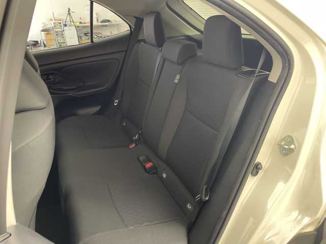 トヨタ ヤリスクロス ハイブリッド G 群馬県 2020(令2)年 3.9万km ホワイトパールクリスタルシャイン 純正９型メモリディスプレイナビ　全周囲カメラ　ＥＴＣ２．０　ＢＳＭ　禁煙車　ステアリングヒーター　ＬＥＤヘッドライト　パーキングアシスト　スマートキー　オートライト　レーンキープアシスト　シートヒータ